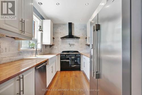 167 William Street, Brant, ON - Indoor Photo Showing Kitchen With Upgraded Kitchen