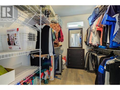 465 Okaview Road, Kelowna, BC - Indoor With Storage