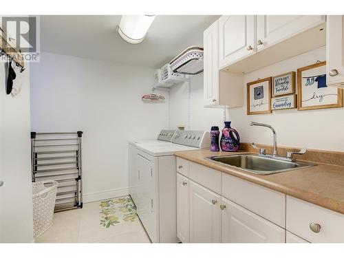 465 Okaview Road, Kelowna, BC - Indoor Photo Showing Laundry Room