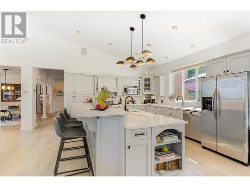 465 Okaview Road, Kelowna, BC - Indoor Photo Showing Kitchen With Stainless Steel Kitchen With Upgraded Kitchen