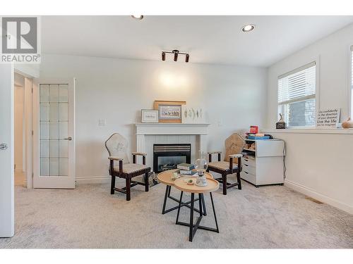 465 Okaview Road, Kelowna, BC - Indoor With Fireplace