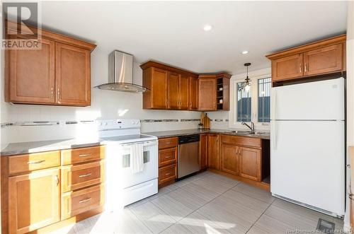 472 Robinson Street, Moncton, NB - Indoor Photo Showing Kitchen With Double Sink