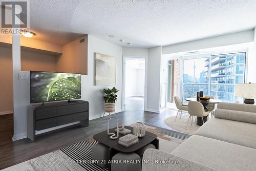 1603 - 125 Western Battery Road, Toronto, ON - Indoor Photo Showing Living Room