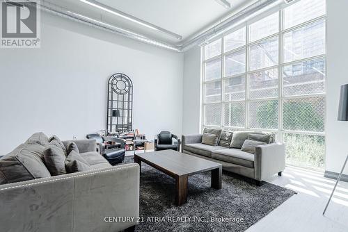 1603 - 125 Western Battery Road, Toronto (Niagara), ON - Indoor Photo Showing Living Room