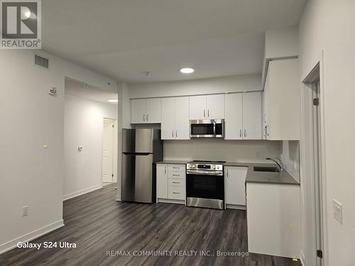 304 - 385 Arctic Red Drive, Oshawa, ON - Indoor Photo Showing Kitchen With Stainless Steel Kitchen