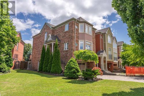 25 Crispin Court, Markham (Buttonville), ON - Outdoor With Facade