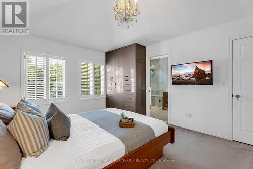 25 Crispin Court, Markham (Buttonville), ON - Indoor Photo Showing Bedroom