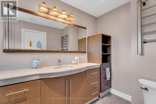 25 Crispin Court, Markham (Buttonville), ON - Indoor Photo Showing Bathroom