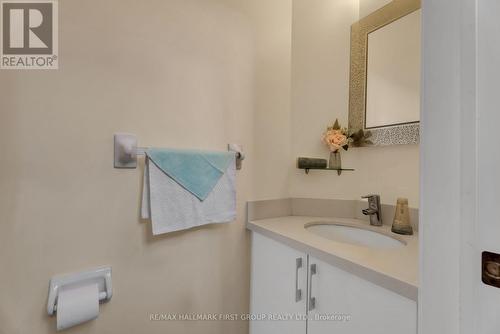 25 Crispin Court, Markham (Buttonville), ON - Indoor Photo Showing Bathroom