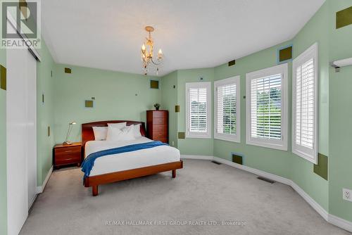 25 Crispin Court, Markham (Buttonville), ON - Indoor Photo Showing Bedroom