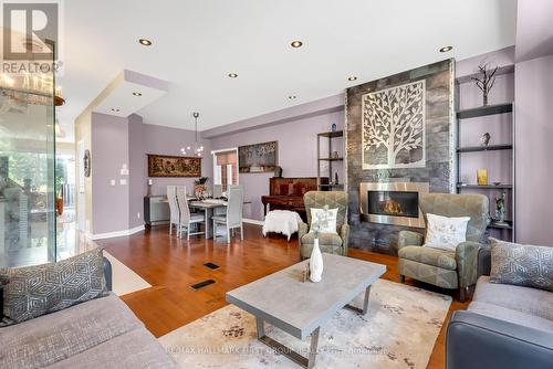 25 Crispin Court, Markham (Buttonville), ON - Indoor Photo Showing Living Room With Fireplace