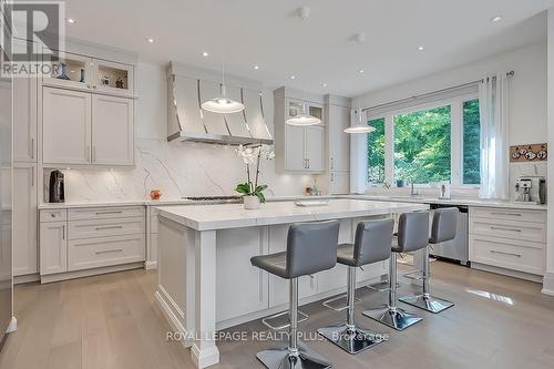 3136 Limestone Road, Milton, ON - Indoor Photo Showing Kitchen With Upgraded Kitchen