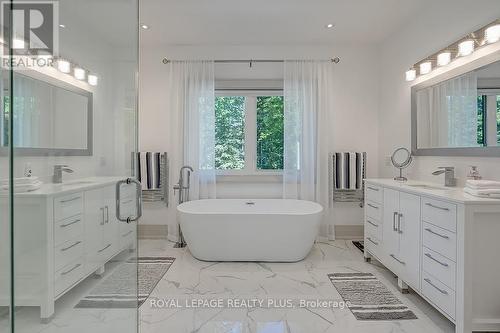 3136 Limestone Road, Milton, ON - Indoor Photo Showing Bathroom