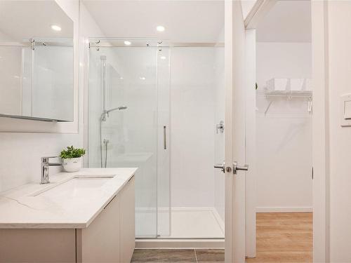 Ensuite bathroom - 710-6993 Boul. Décarie, Montréal (Côte-Des-Neiges/Notre-Dame-De-Grâce), QC 