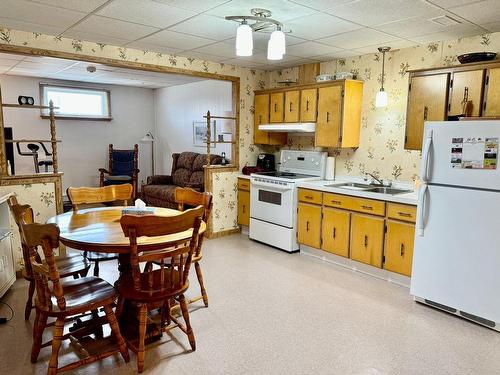 Basement - 212 Ch. Du Cap-Rouge, Les Îles-De-La-Madeleine, QC - Indoor Photo Showing Kitchen With Double Sink