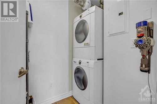 In-unit laundry - 401 Golden Avenue Unit#1003, Ottawa, ON - Indoor Photo Showing Laundry Room