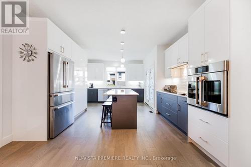 2358 Wickerson Road, London, ON - Indoor Photo Showing Kitchen With Upgraded Kitchen