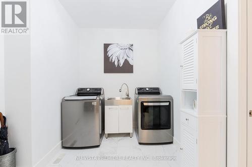 2358 Wickerson Road, London, ON - Indoor Photo Showing Laundry Room