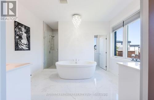 2358 Wickerson Road, London, ON - Indoor Photo Showing Bathroom