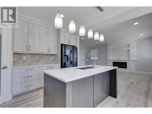 4736 Parkside Drive, Prince George, BC - Indoor Photo Showing Kitchen With Upgraded Kitchen