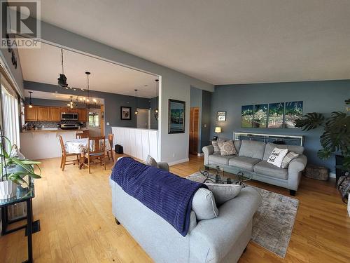 4901 Straume Avenue, Terrace, BC - Indoor Photo Showing Living Room