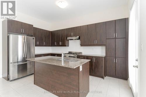 6 Bannockburn Drive, Vaughan, ON - Indoor Photo Showing Kitchen With Stainless Steel Kitchen With Double Sink With Upgraded Kitchen