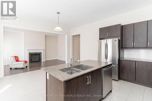 6 Bannockburn Drive, Vaughan, ON - Indoor Photo Showing Kitchen With Stainless Steel Kitchen With Double Sink With Upgraded Kitchen