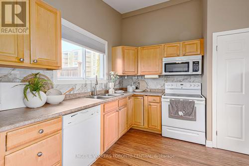 594 Oak Street, Collingwood, ON - Indoor Photo Showing Kitchen With Double Sink