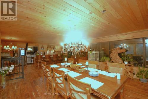 3227 Muskoka Street, Severn, ON - Indoor Photo Showing Dining Room