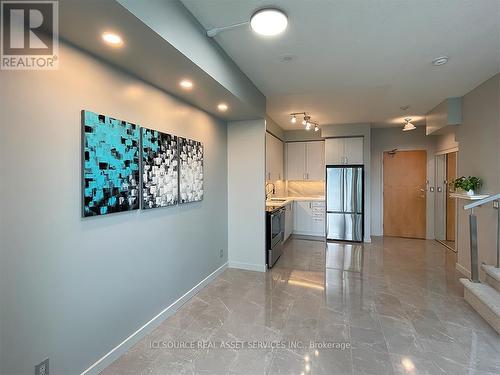 915 - 3939 Duke Of York Boulevard, Mississauga, ON - Indoor