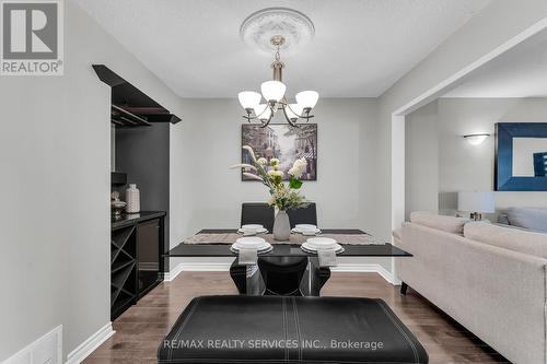 3836 Allcroft Road, Mississauga, ON - Indoor Photo Showing Dining Room