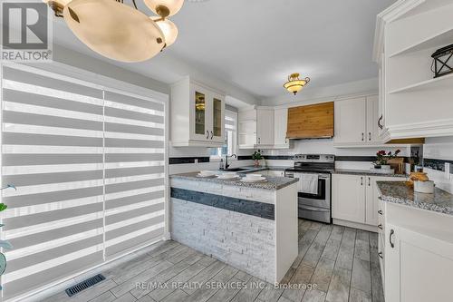 3836 Allcroft Road, Mississauga (Lisgar), ON - Indoor Photo Showing Kitchen