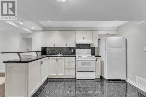 3836 Allcroft Road, Mississauga, ON - Indoor Photo Showing Kitchen