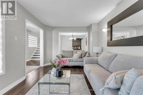 3836 Allcroft Road, Mississauga, ON - Indoor Photo Showing Living Room