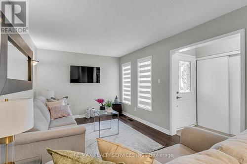 3836 Allcroft Road, Mississauga (Lisgar), ON - Indoor Photo Showing Living Room