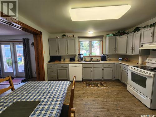 114 Cairo Street, Wolseley, SK - Indoor Photo Showing Kitchen