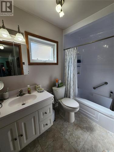 114 Cairo Street, Wolseley, SK - Indoor Photo Showing Bathroom