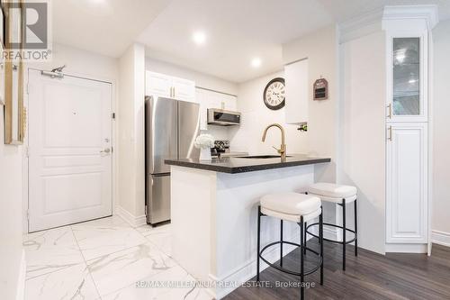 107 - 300 Ray Lawson Boulevard N, Brampton, ON - Indoor Photo Showing Kitchen