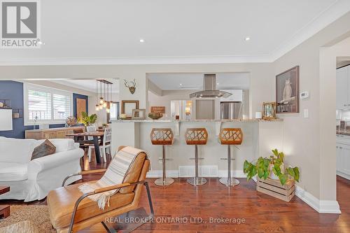 905 Cloverleaf Drive, Burlington, ON - Indoor Photo Showing Living Room