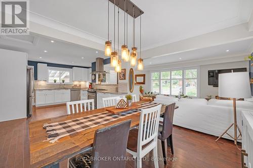 905 Cloverleaf Drive, Burlington, ON - Indoor Photo Showing Dining Room