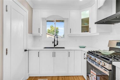 32 Miami Drive, Hamilton, ON - Indoor Photo Showing Kitchen With Double Sink