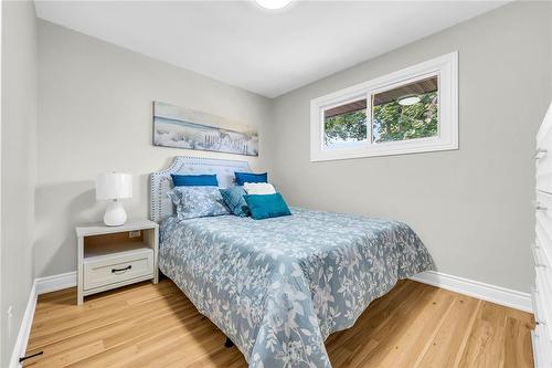 32 Miami Drive, Hamilton, ON - Indoor Photo Showing Bedroom