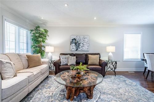 5740 Stibbard Road, Mississauga, ON - Indoor Photo Showing Living Room