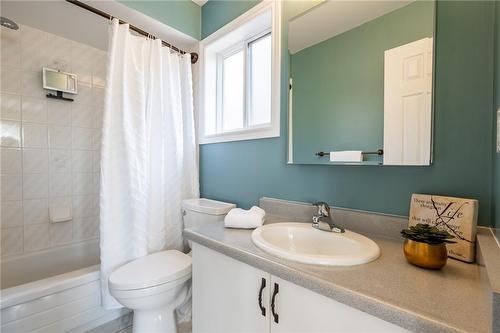 5740 Stibbard Road, Mississauga, ON - Indoor Photo Showing Bathroom