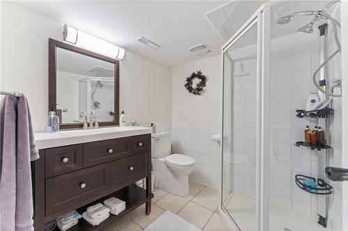 57 West 4Th Street, Hamilton, ON - Indoor Photo Showing Bathroom