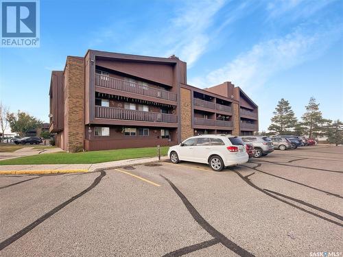 201 1110 9Th Avenue Ne, Swift Current, SK - Outdoor With Balcony