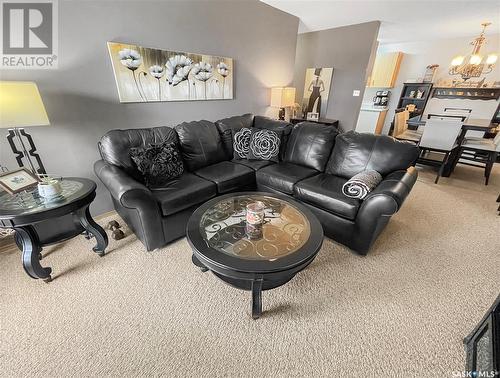 201 1110 9Th Avenue Ne, Swift Current, SK - Indoor Photo Showing Living Room