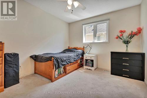 30 Meadowpoint Drive, Hamilton, ON - Indoor Photo Showing Bedroom