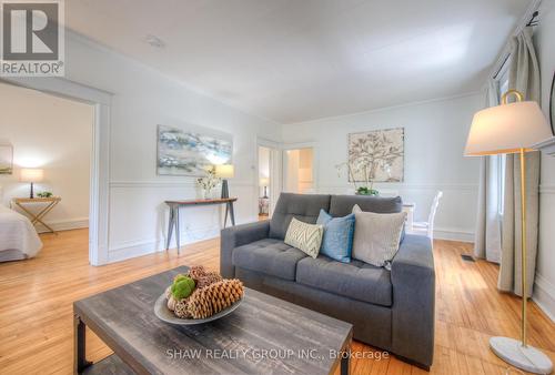 51 Crombie Street, Cambridge, ON - Indoor Photo Showing Living Room