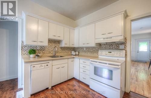 51 Crombie Street, Cambridge, ON - Indoor Photo Showing Kitchen